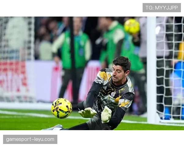 库尔图瓦皇马生涯:辉煌与挑战交织,前路任重道远 库尔图瓦皇马生涯:辉煌与挑战交织,前路任重道远