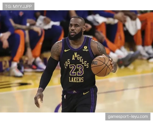 詹姆斯稳定发挥助湖人再夺关键胜，稳步提升争冠竞争力