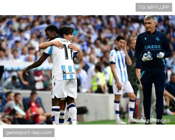 塞维利亚中场核心状态回暖,强势助力球队稳固争冠形势 塞维利亚中场核心状态回暖,强势助力球队稳固争冠形势