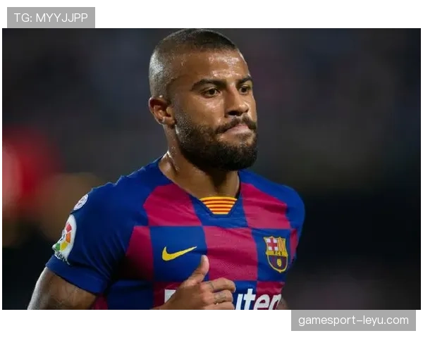 拉菲尼亚训练完回家还得哄俩娃睡觉，老婆说他比内马尔还难搞